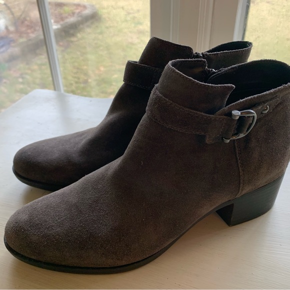 Naturalizer Drewe Suede Ankle Boots Taupe Size 10M Only Worn Once - Picture 2 of 8